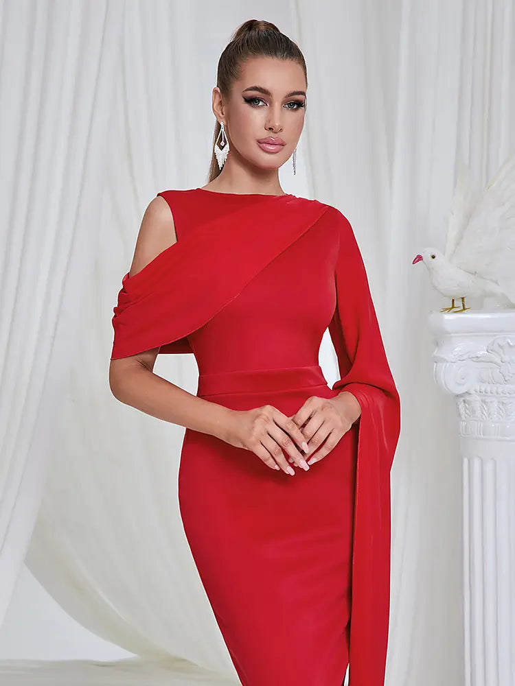 Asymmetrisches Abendkleid mit Schulterschlitz