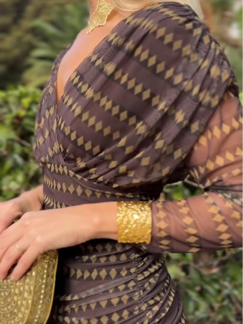 Maxikleid aus Mesh mit V-Ausschnitt und Bohemian-Muster