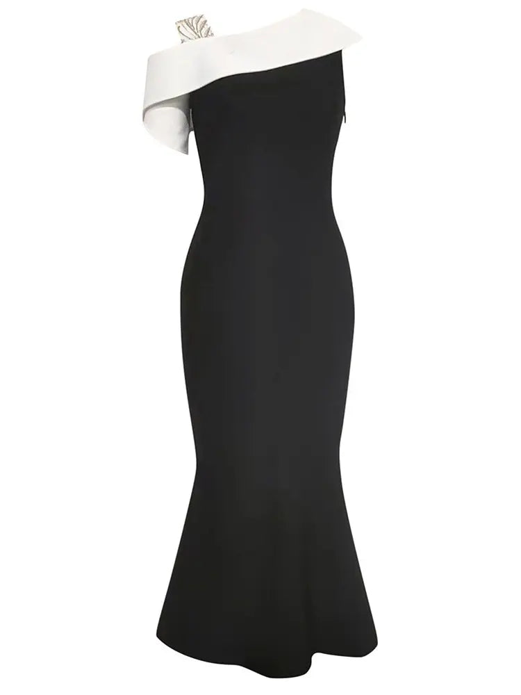 Figurbetontes asymmetrisches Colorblocking-Kleid