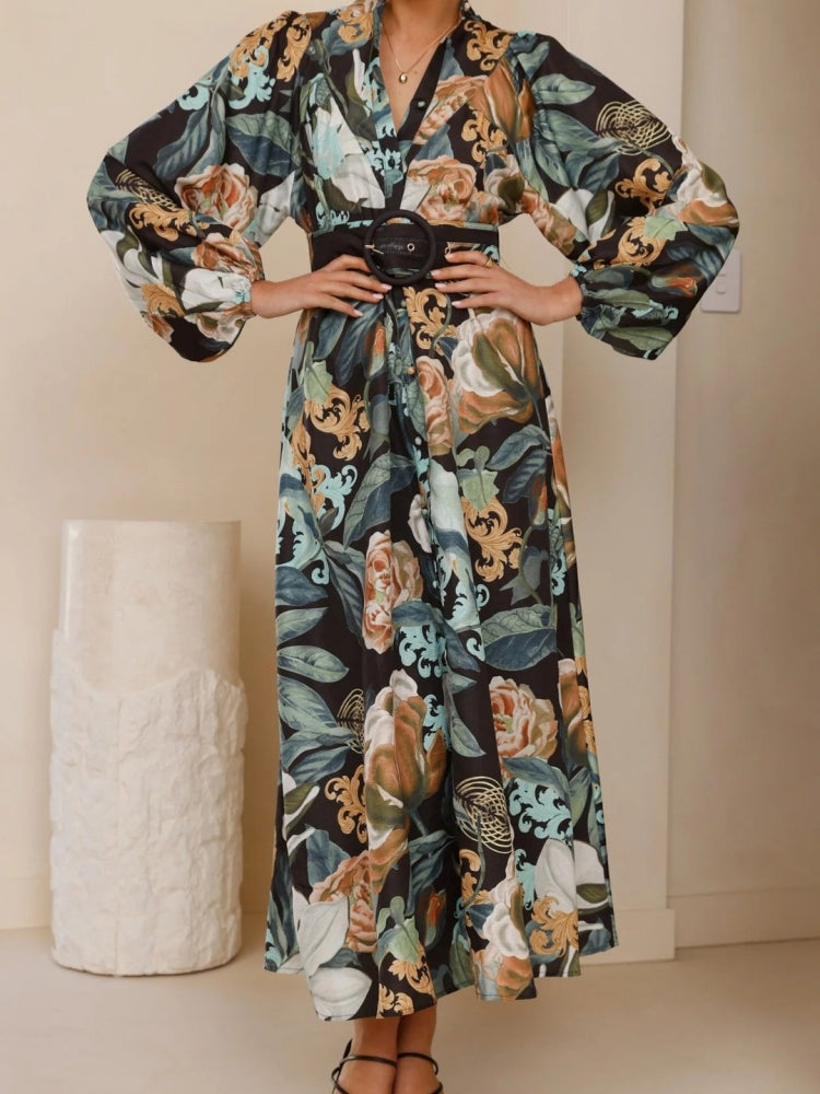 Entspanntes Kleid mit Gürtel und Puffärmeln