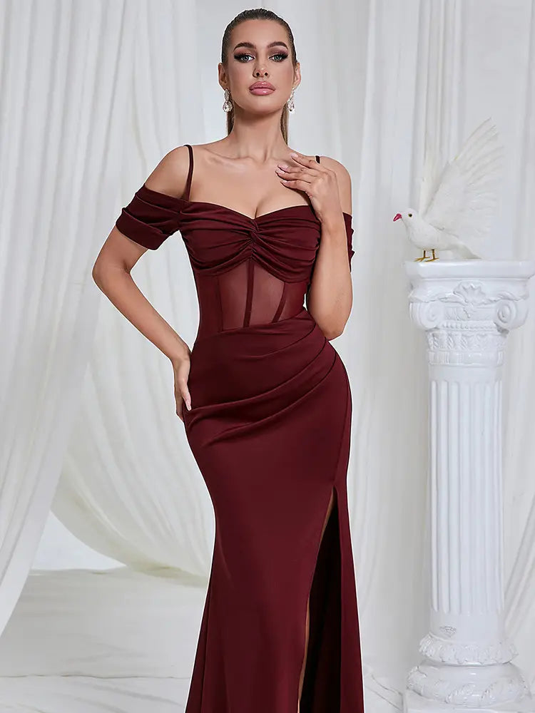 Sexy Trägerloses Kleid mit Cutouts und Schlitz