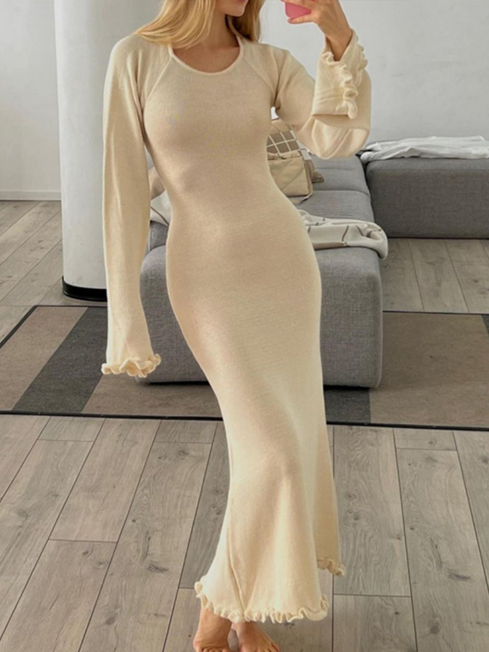 Elegantes rückenfreies Maxikleid aus Vollmaterial