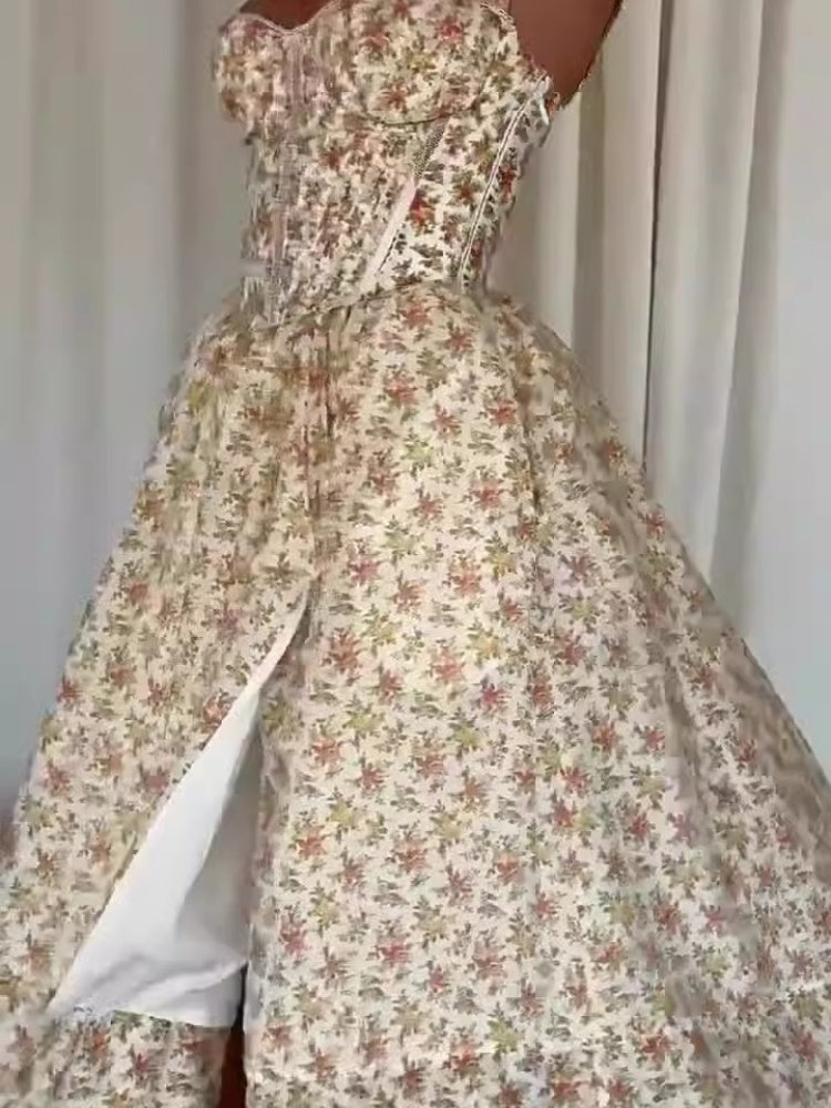 Rückenfreies geblümtes Midikleid mit Schlitz