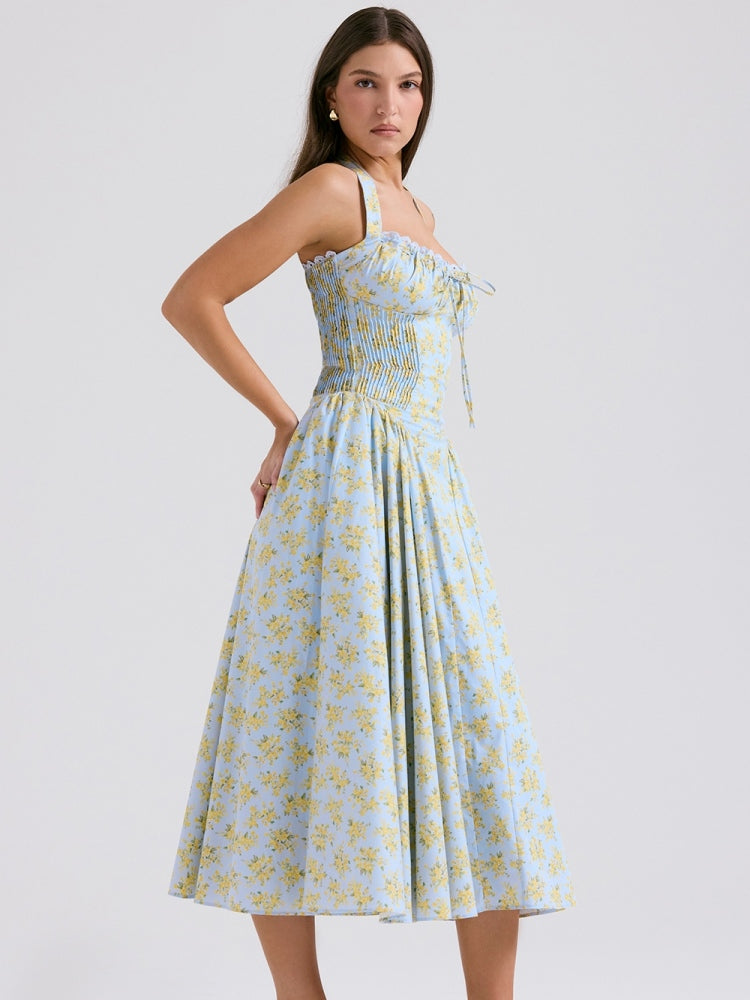 Weiches blaues rückenfreies Tanktop-Kleid mit Vintage-Blumenmuster