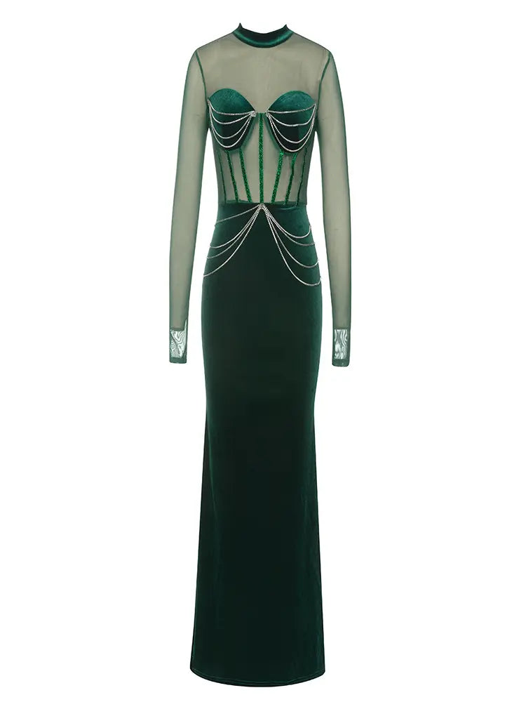 Verführerisches Samtkleid mit Netzärmeln
