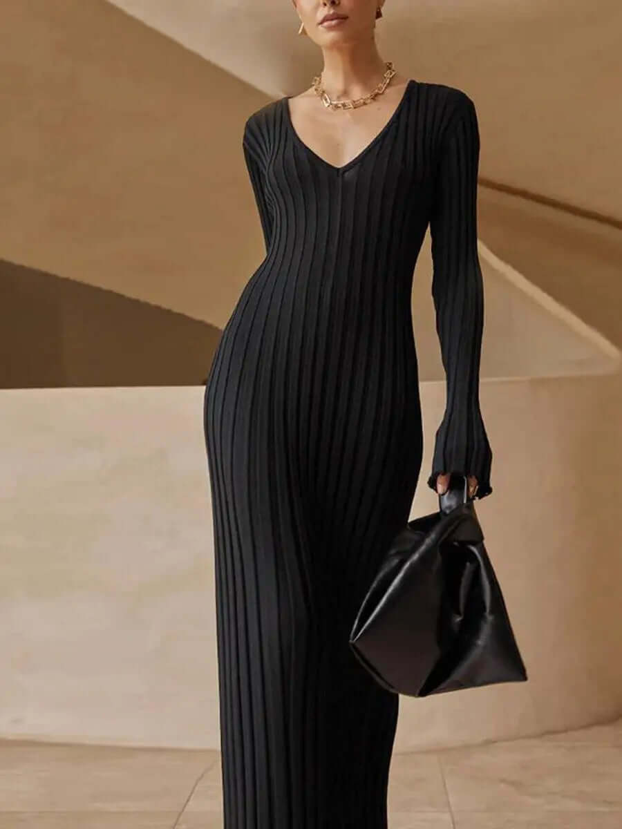 Maxikleid mit V-Ausschnitt, Rüschenärmeln und geripptem Strickmuster