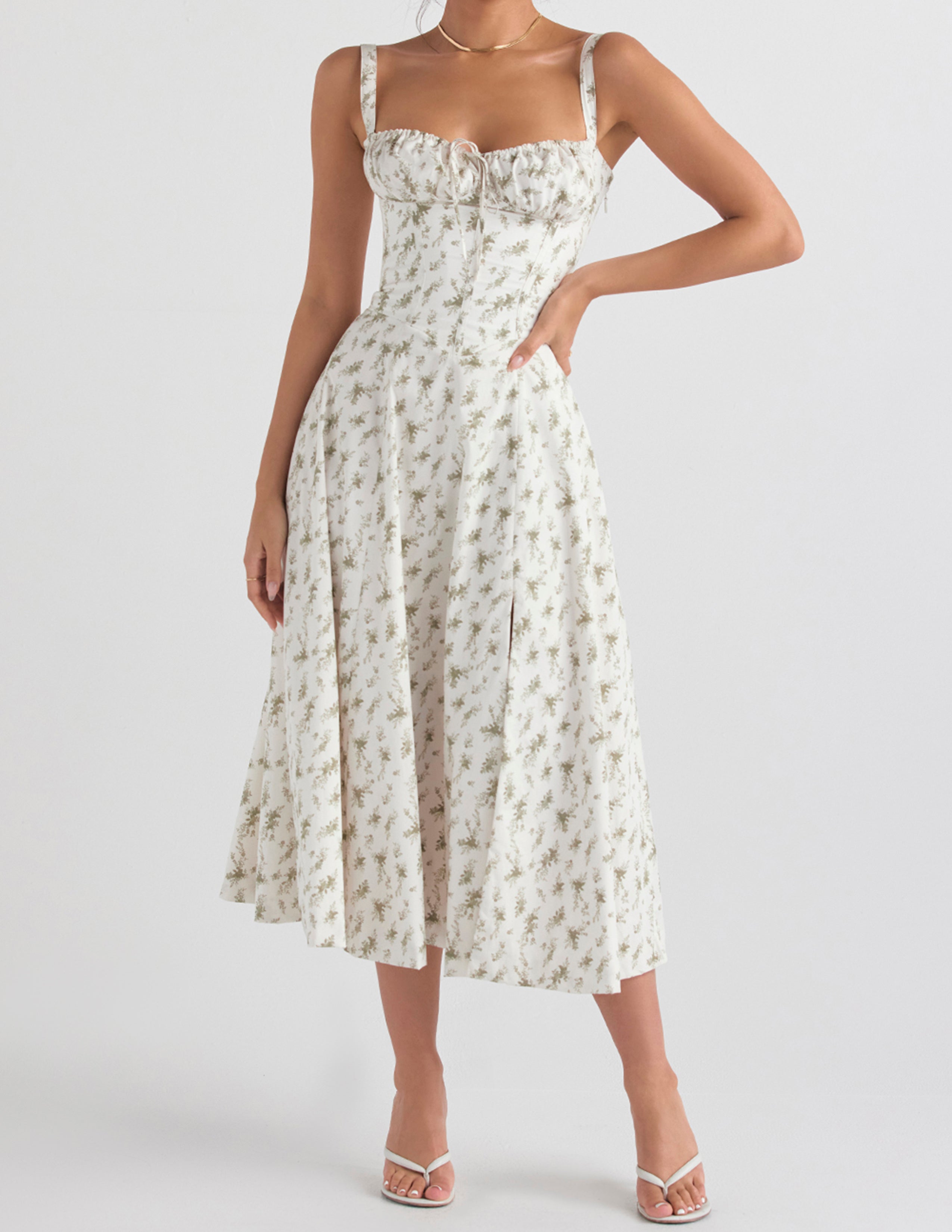 Kleid mit Rosenmuster und Fischgrätmuster
