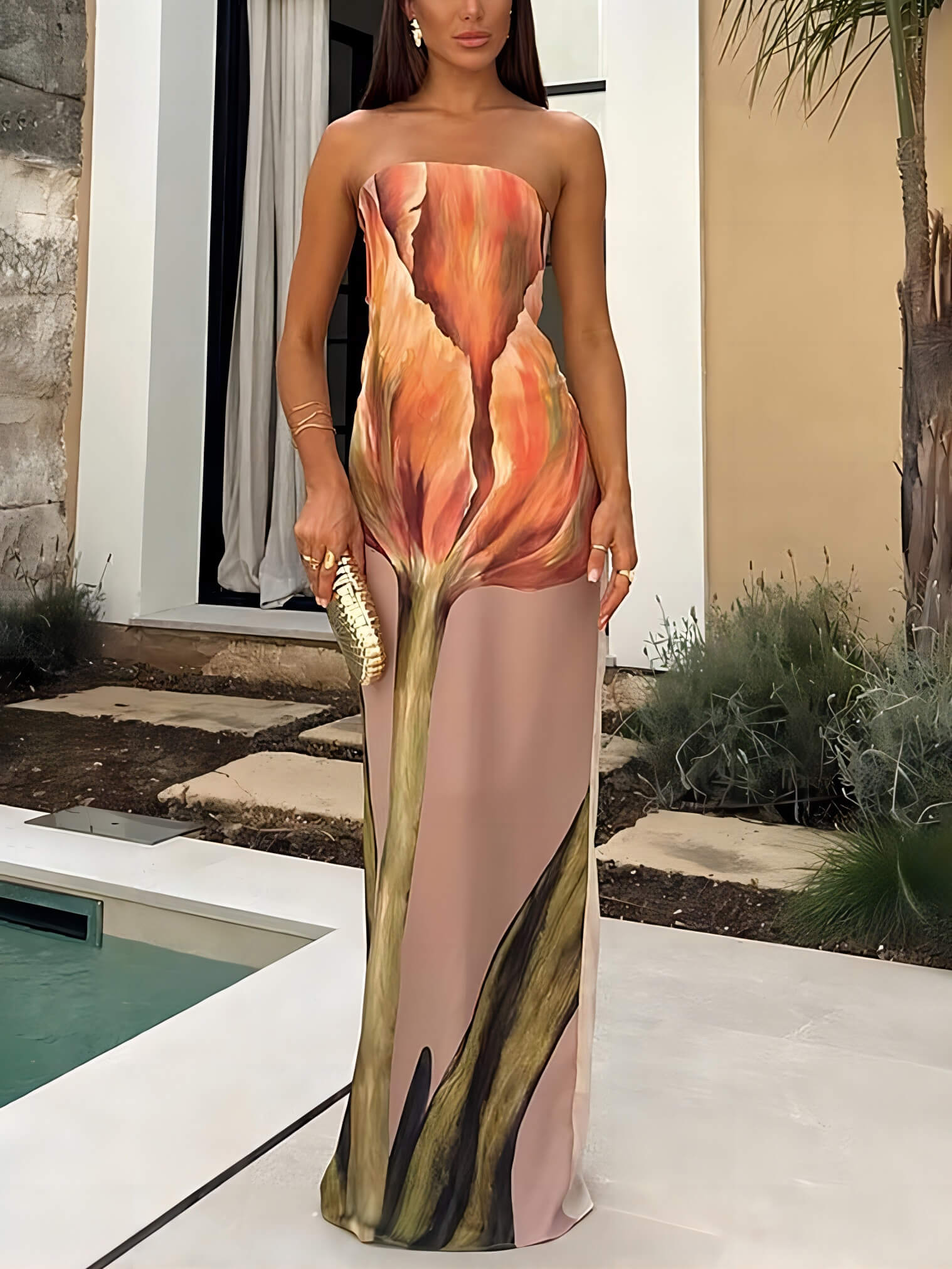 Stylisches ärmelloses schulterfreies Maxikleid mit Graffiti-Print
