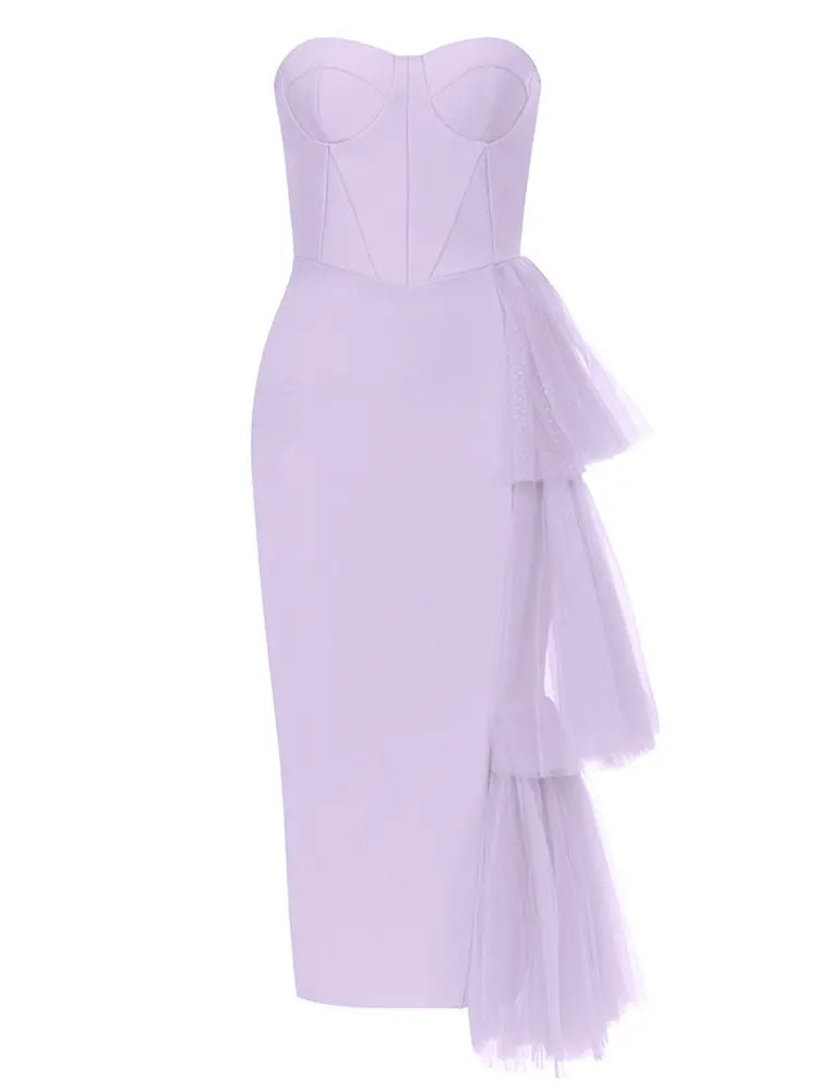 Trägerloses Spitzenkleid mit Schlitz und Bandagen-Design