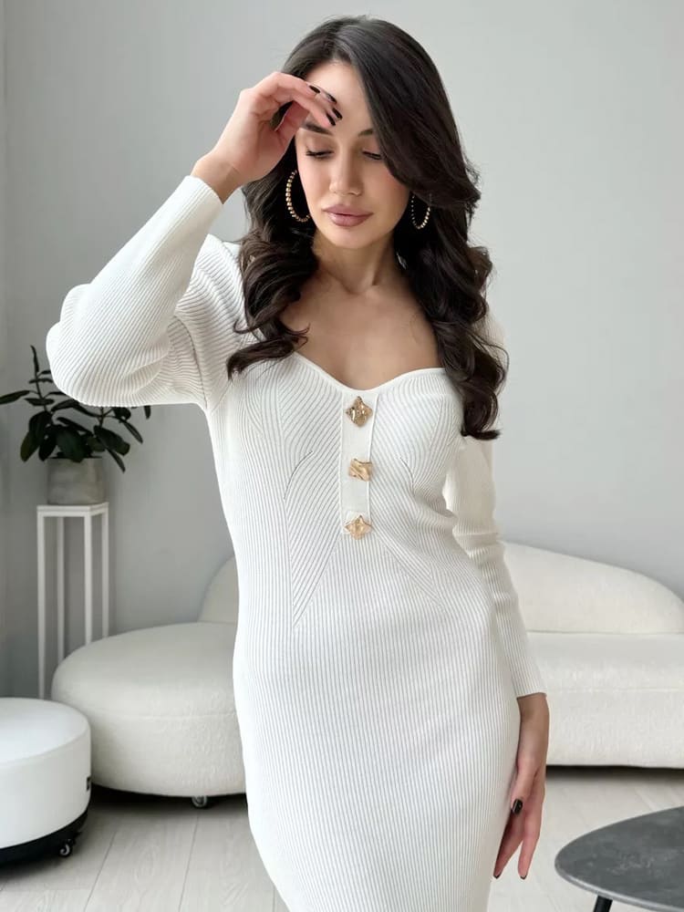 Eng anliegendes, hochtailliertes Strickkleid