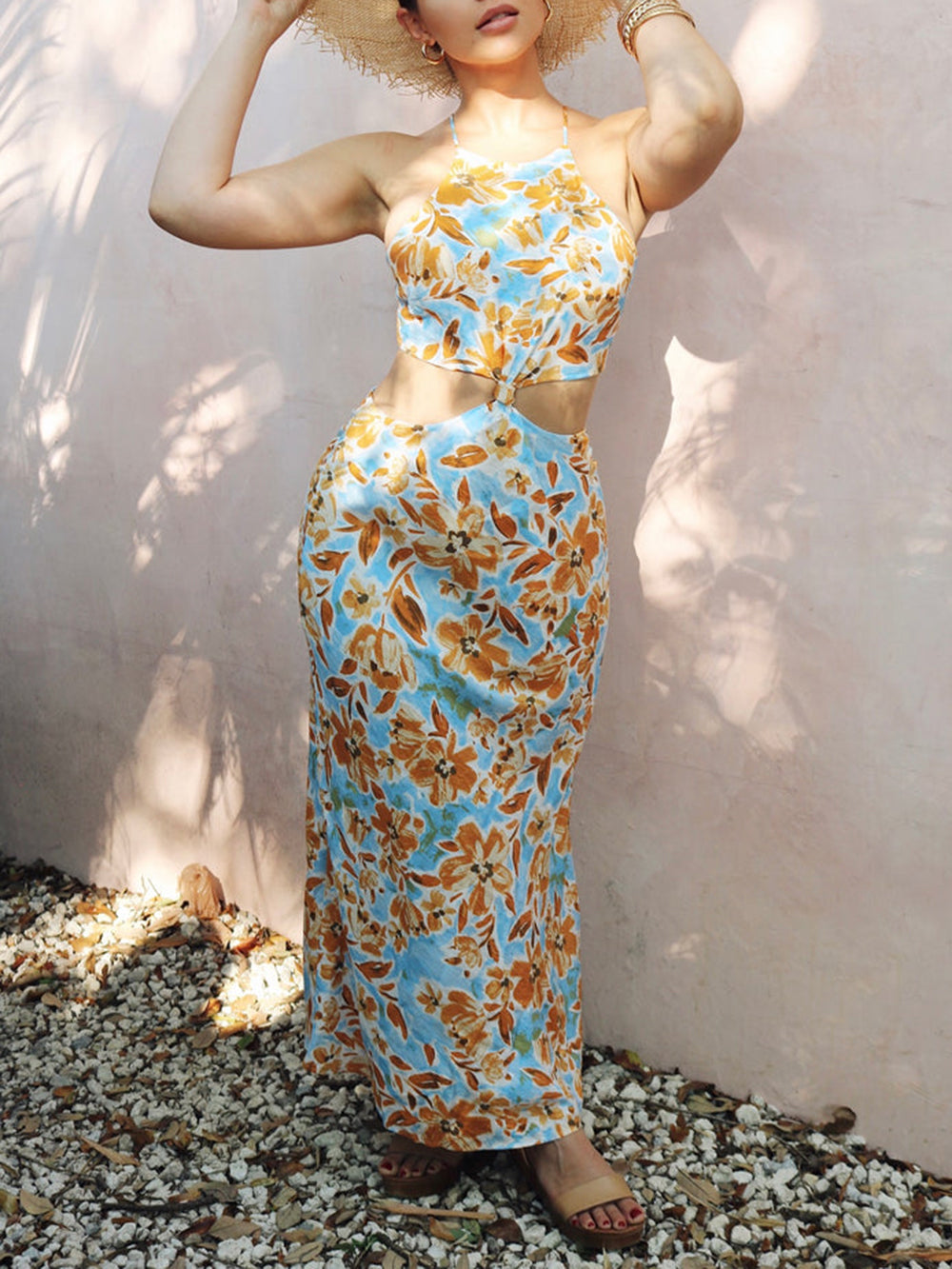 Geknotetes Cut-Out-Midikleid mit Blumenmuster in Babyblau und Orange