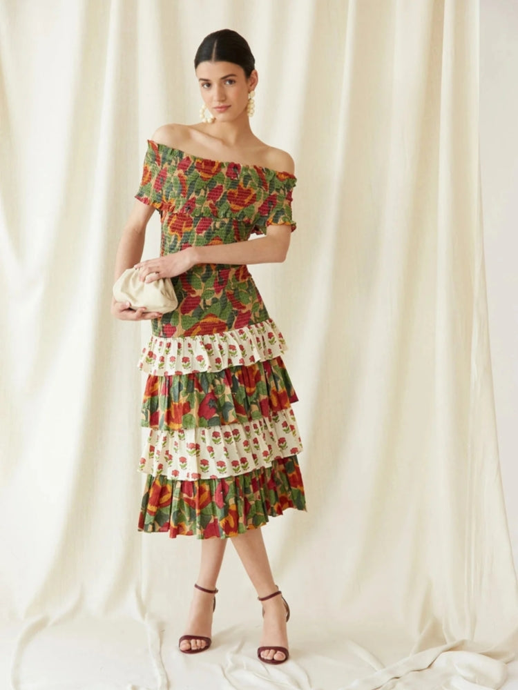 Mehrfarbiges Midi-Kleid für den Mai