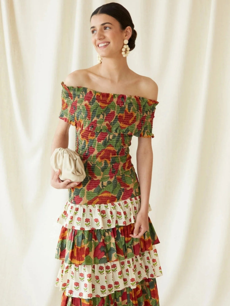 Mehrfarbiges Midi-Kleid für den Mai