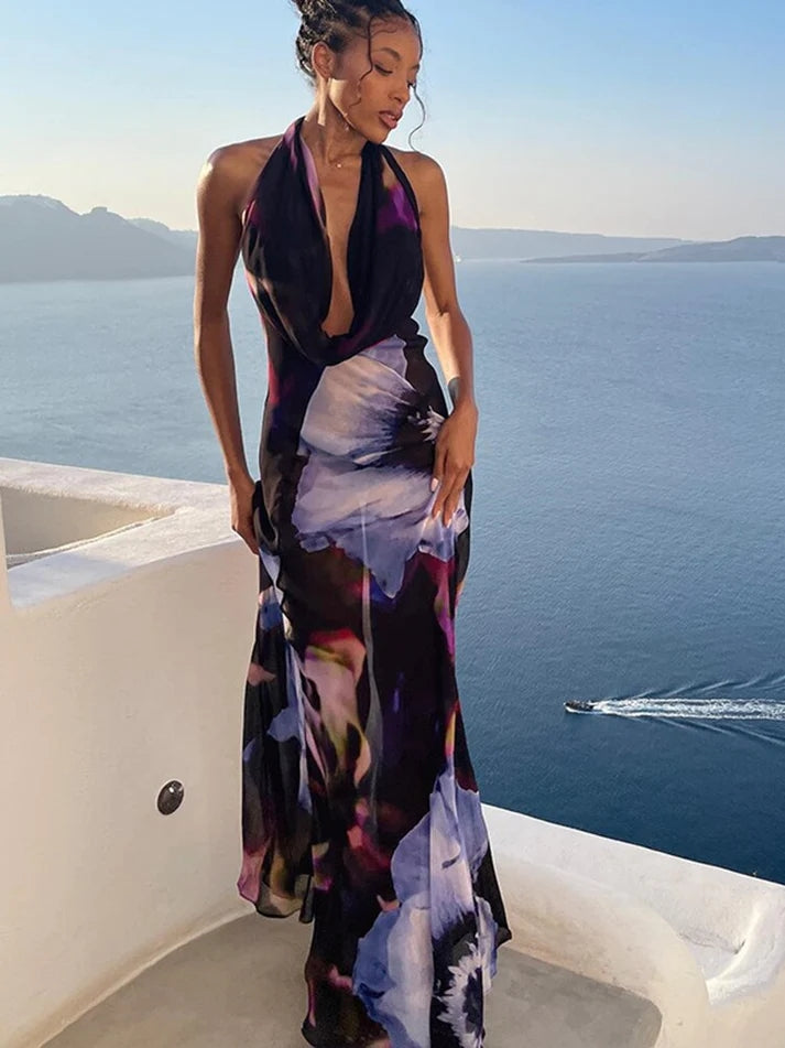 Figurbetontes rückenfreies Neckholder-Maxikleid aus Mesh mit Blumenmuster