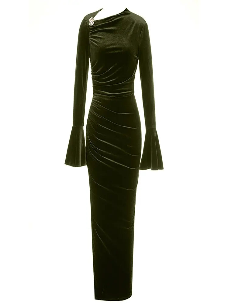 Asymmetrisches, figurbetontes Kleid mit Ausschnitt