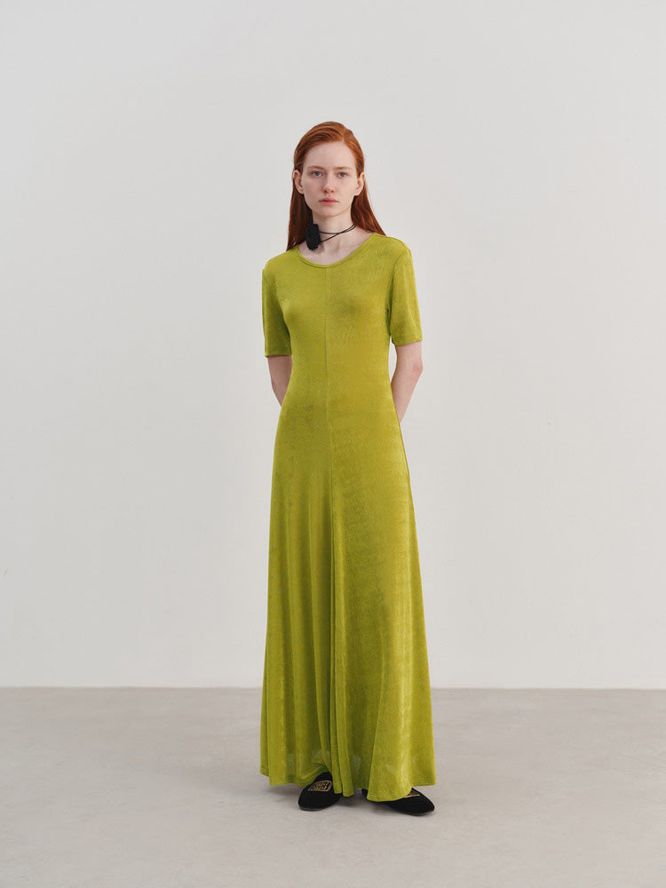 Freizeitkleid aus Strick mit Taillenschnürung