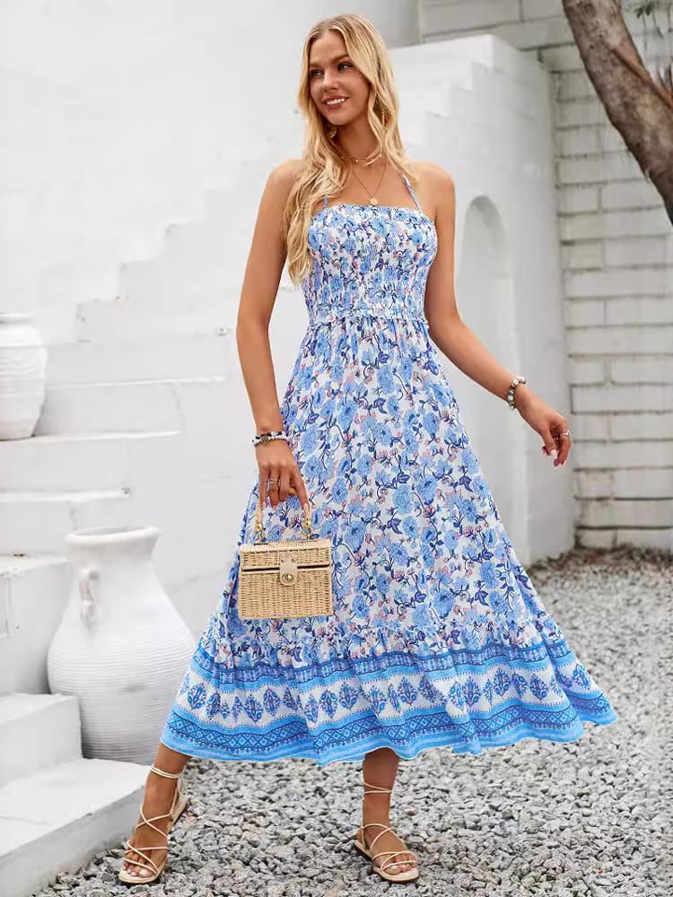 Geblümtes, gesmoktes Maxikleid mit Neckholder