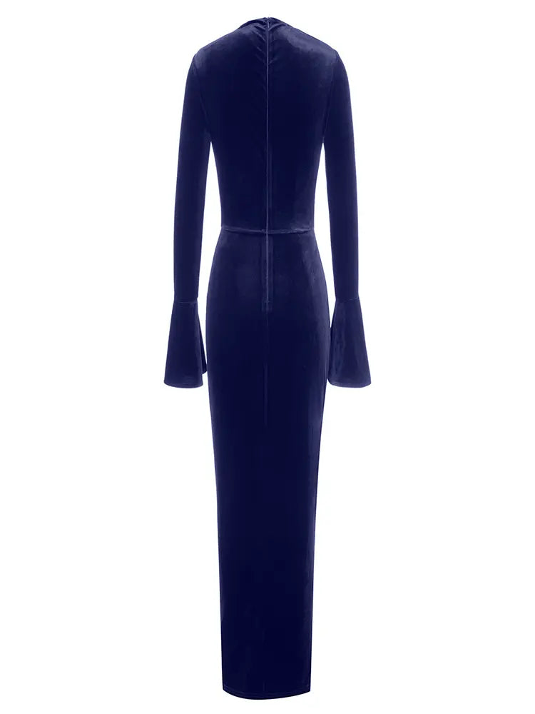 Asymmetrisches, figurbetontes Kleid mit Ausschnitt