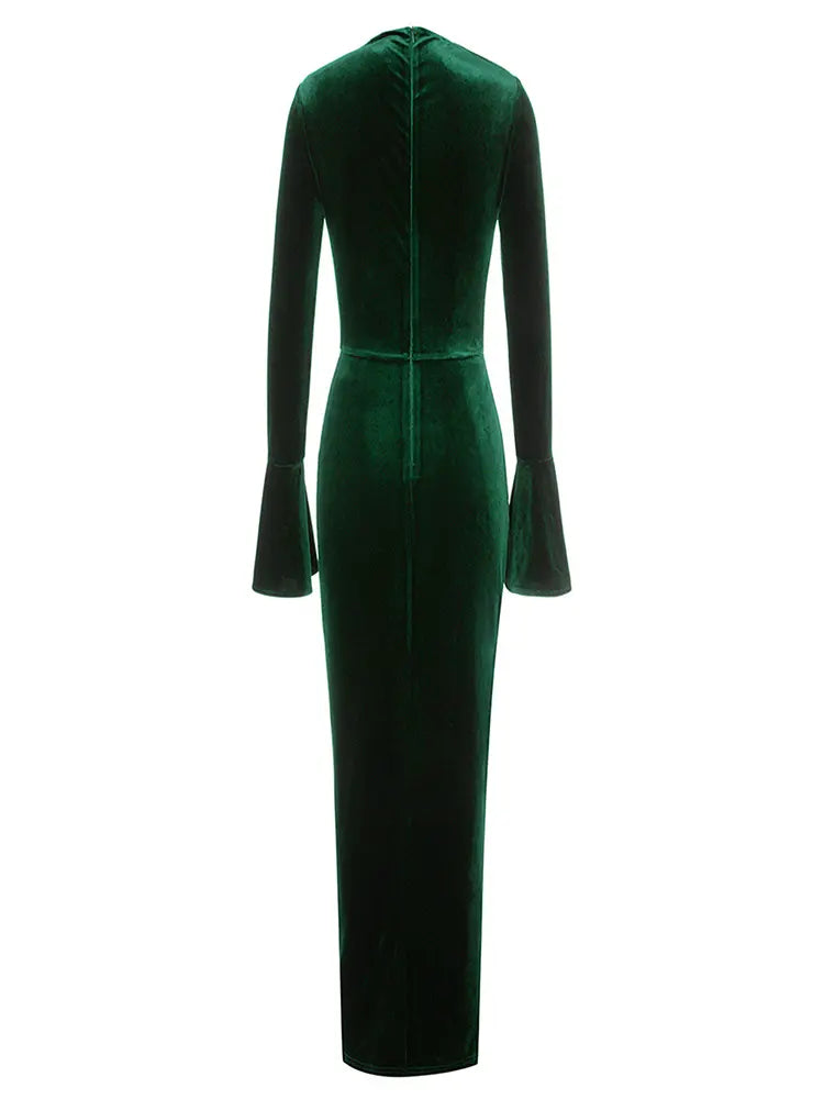 Asymmetrisches, figurbetontes Kleid mit Ausschnitt