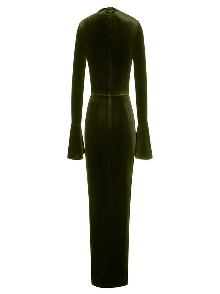 Asymmetrisches, figurbetontes Kleid mit Ausschnitt