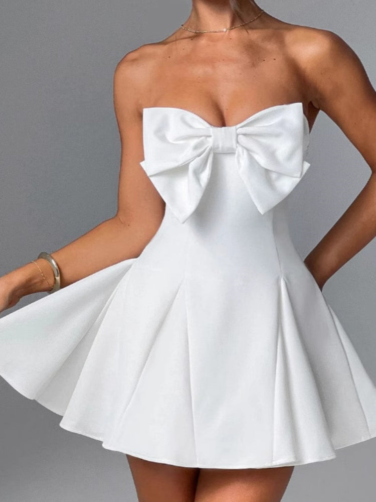 Neckholderkleid mit Schleife