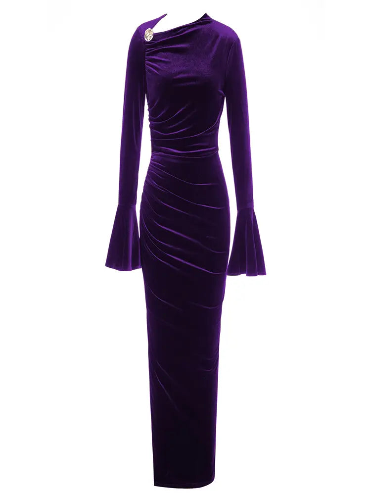 Asymmetrisches, figurbetontes Kleid mit Ausschnitt