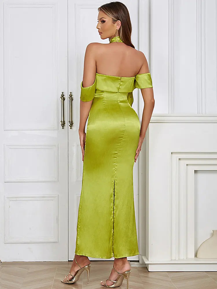 Elegantes trägerloses Satin-Kleid zum Binden