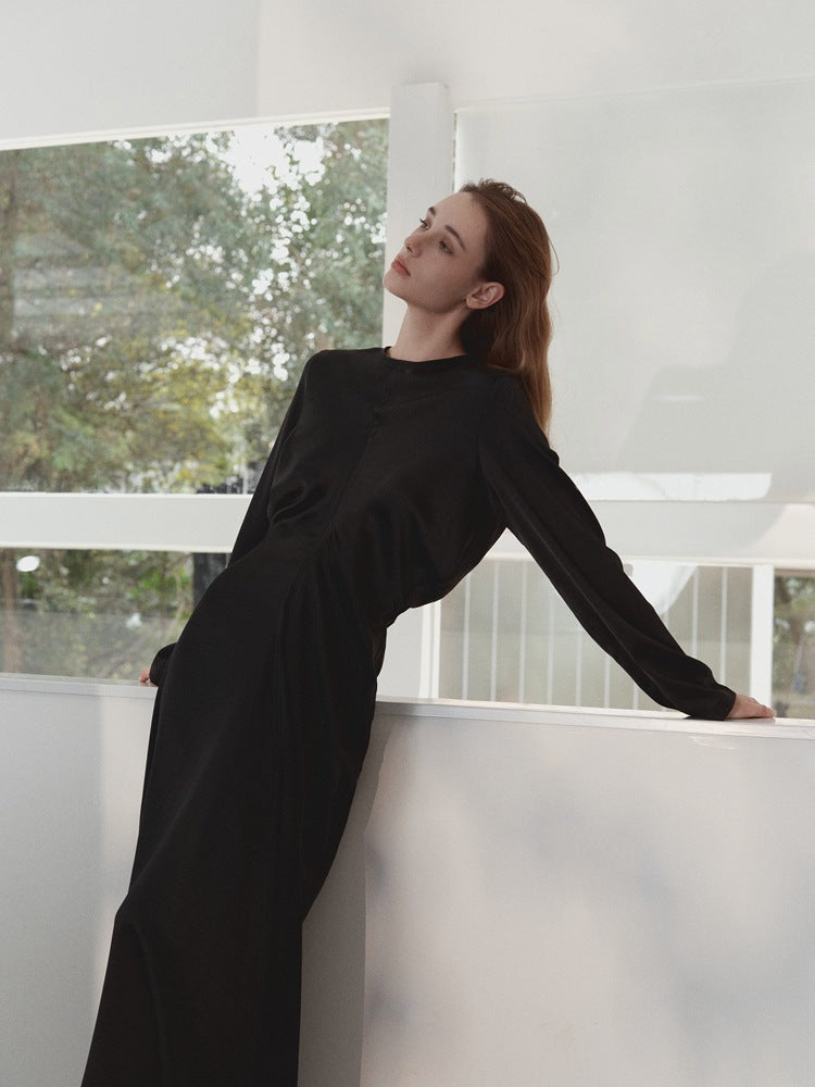 Faltenkleid mit Taillenschnürung