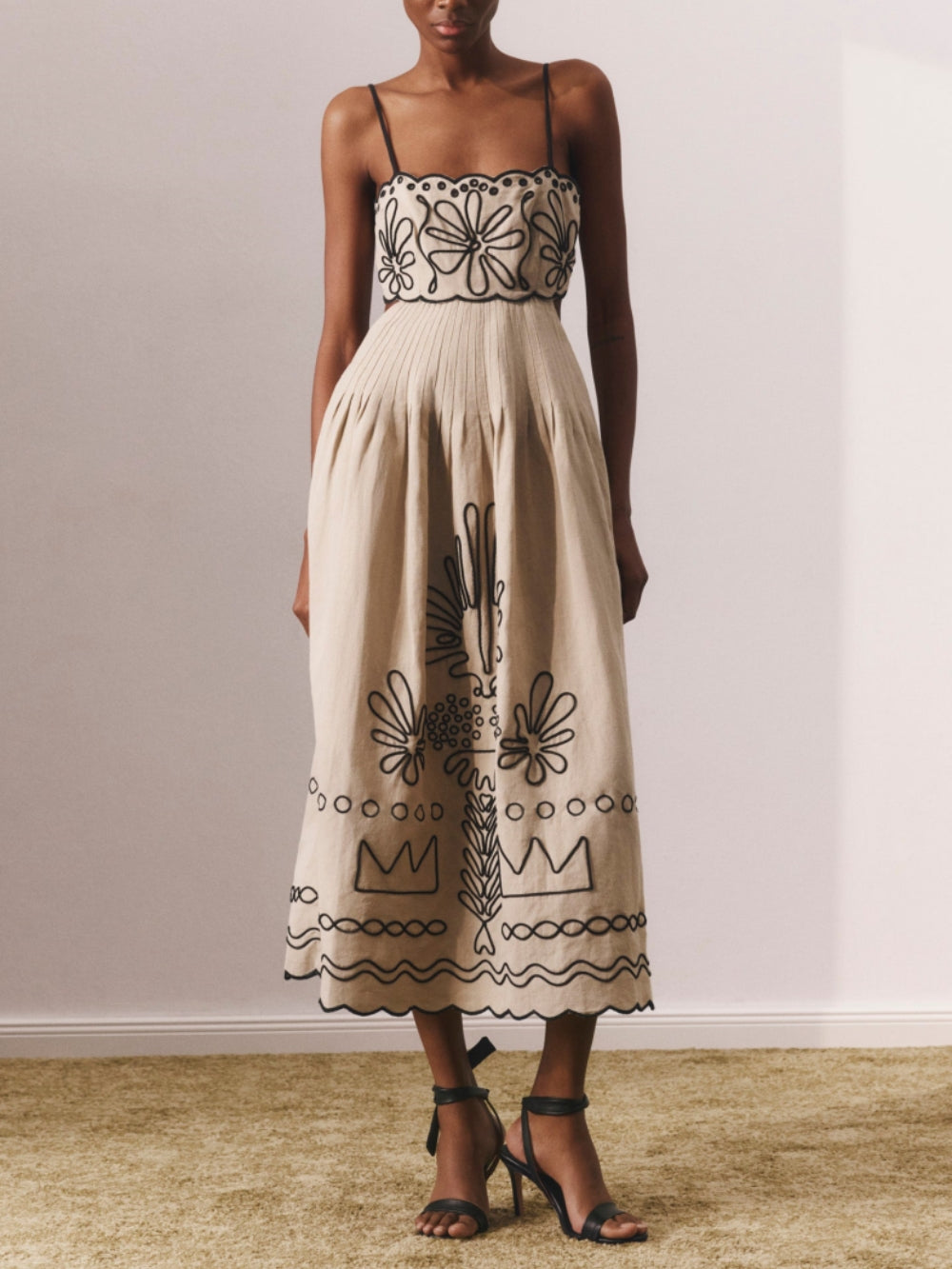 Bedrucktes Sommer-Trägerkleid in Midilänge