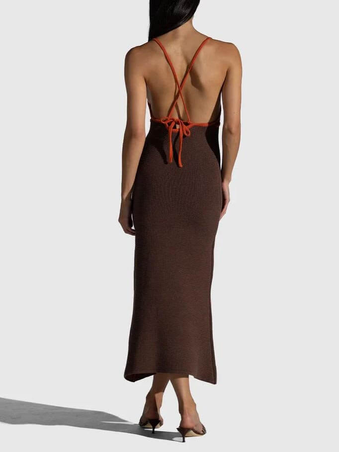 Gestricktes Neckholder-Trägerkleid mit V-Ausschnitt, rückenfrei, sexy Midikleid