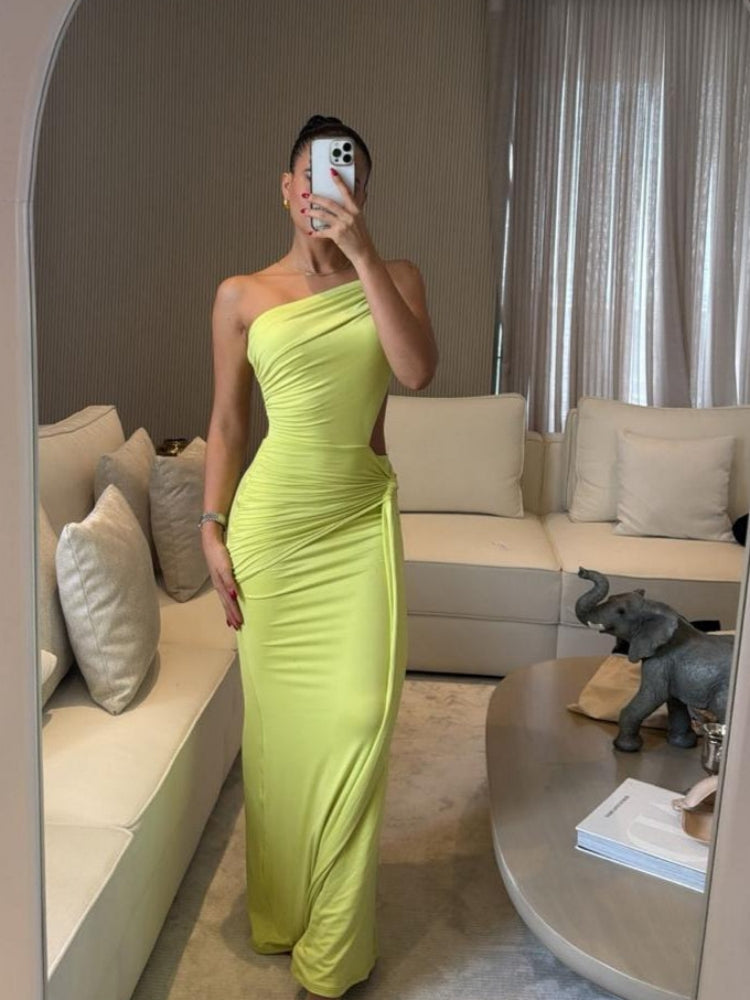Asymmetrisches Maxikleid mit Cut-Outs