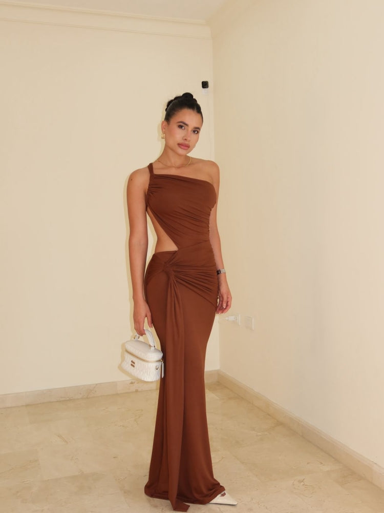 Asymmetrisches Maxikleid mit Cut-Outs