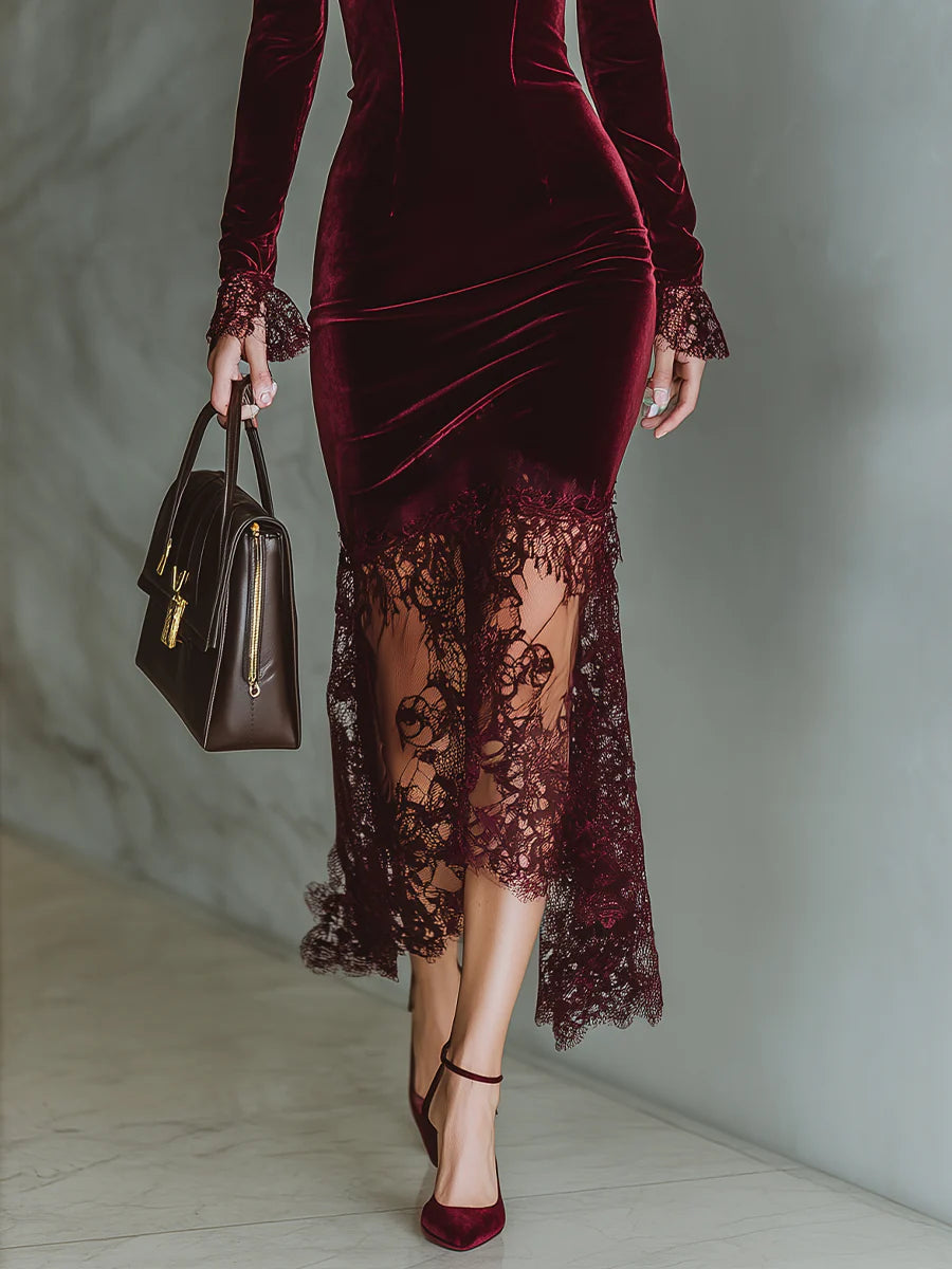 Maxikleid aus Samt mit Herzausschnitt und Spitze