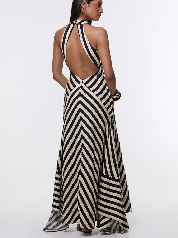 Monochromes gestreiftes Maxi-Neckholderkleid