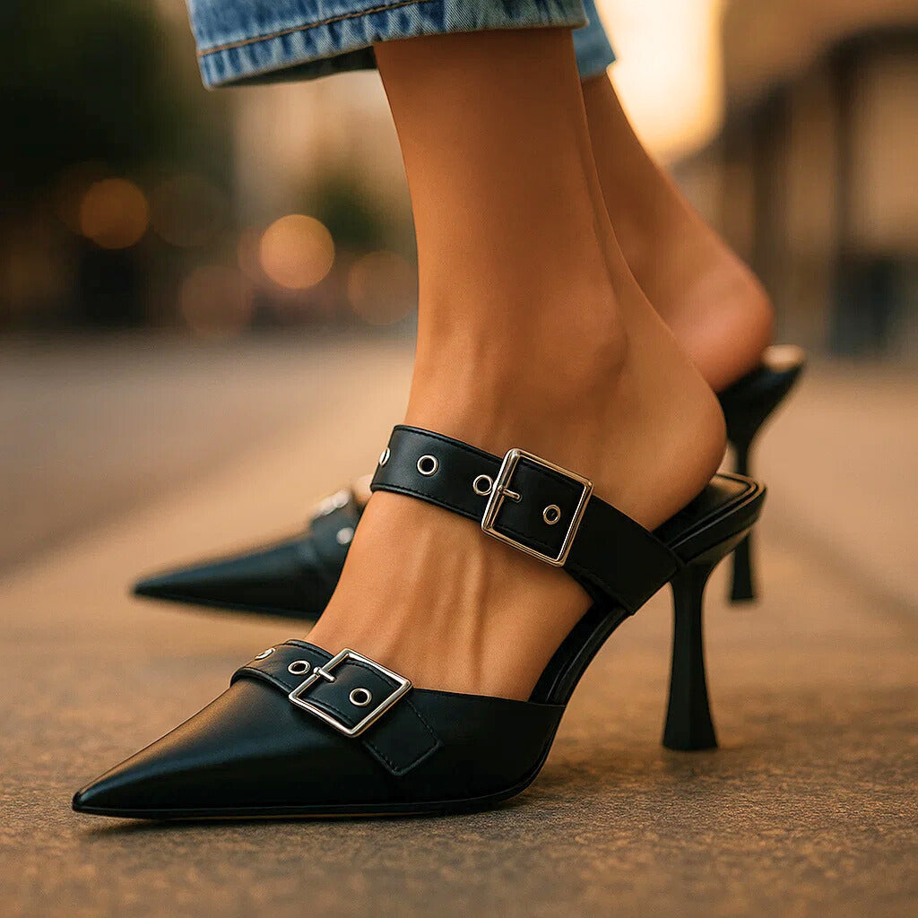 RAVYN RAE SCHNALLEN-HIGH HEELS