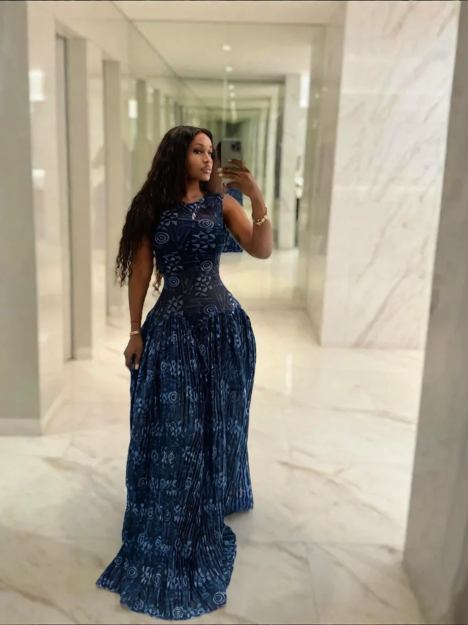 Adinkra Plissiertes Maxikleid