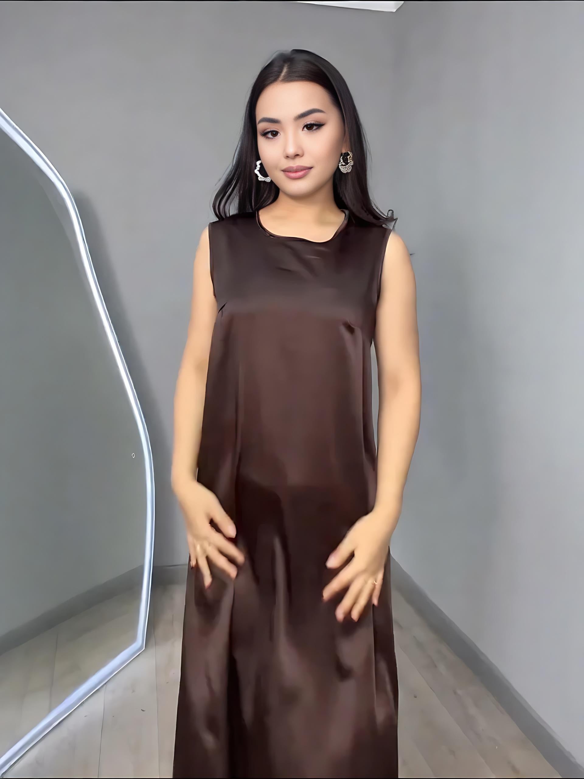 Schokoladen-Satin-Kleid & Overlay-Set mit Perlenfransen