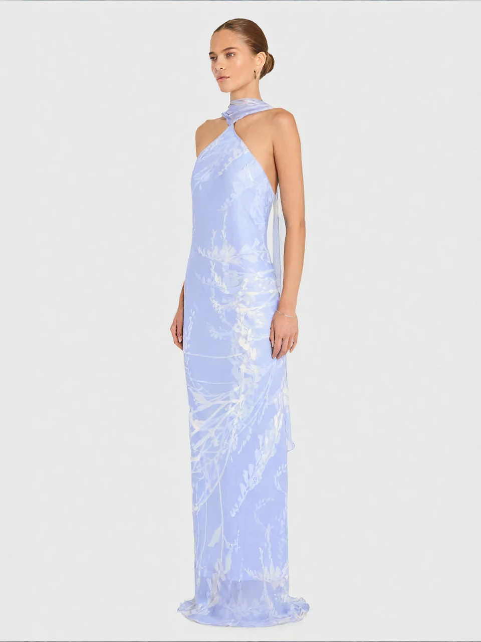 Lavendelfarbenes Neckholder-Kleid mit Schal zum Binden