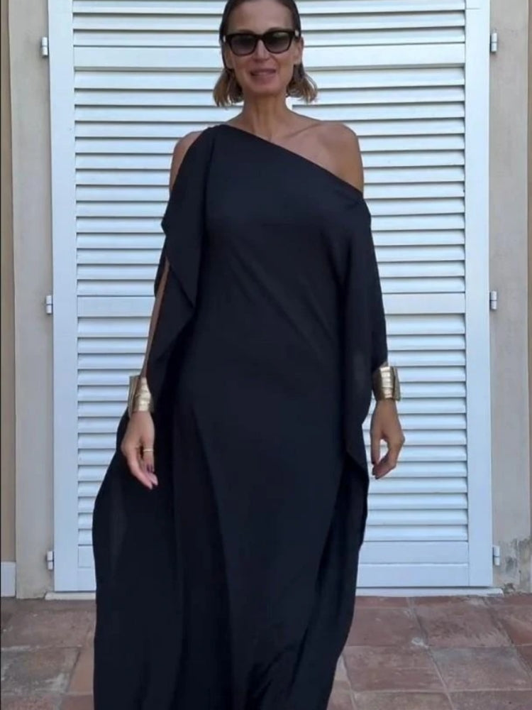Fließender asymmetrischer Kaftan mit Gürtel