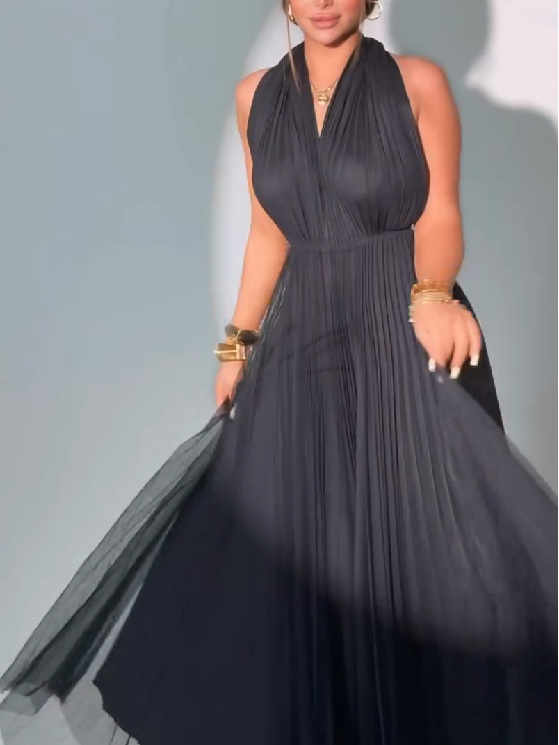 Rückenfreies, plissiertes Maxikleid mit Neckholder